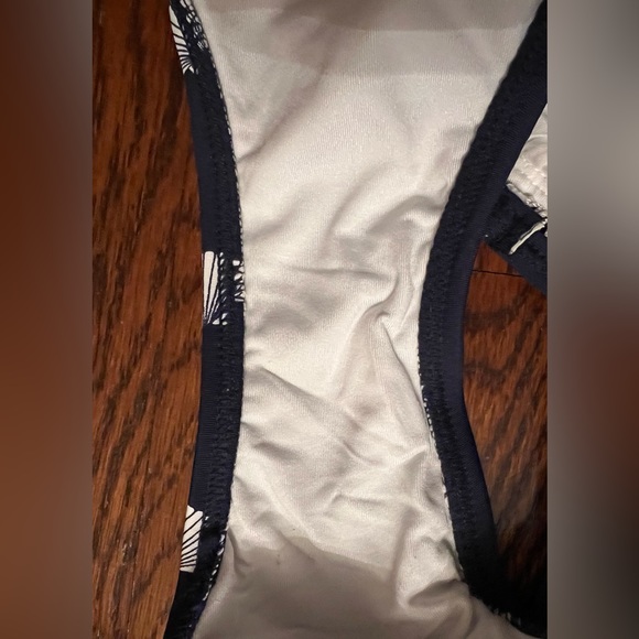 Studio Anne Cole Bikini set  Size Large. Blue  Color with White Shells printed - Picture 3 of 7